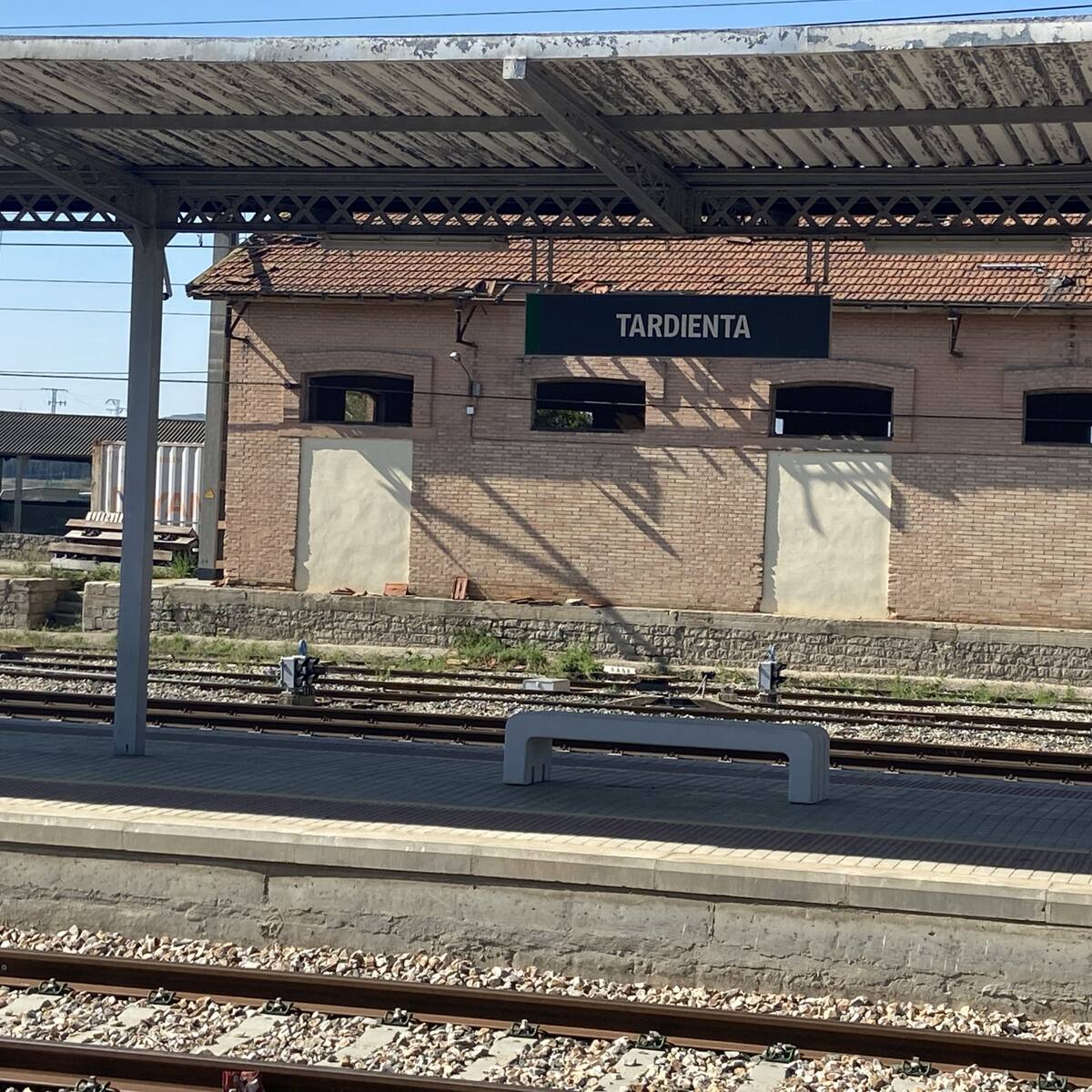 Varias averías en el tren Lérida-Zaragoza provocan retrasos y afecciones a 80 pasajeros