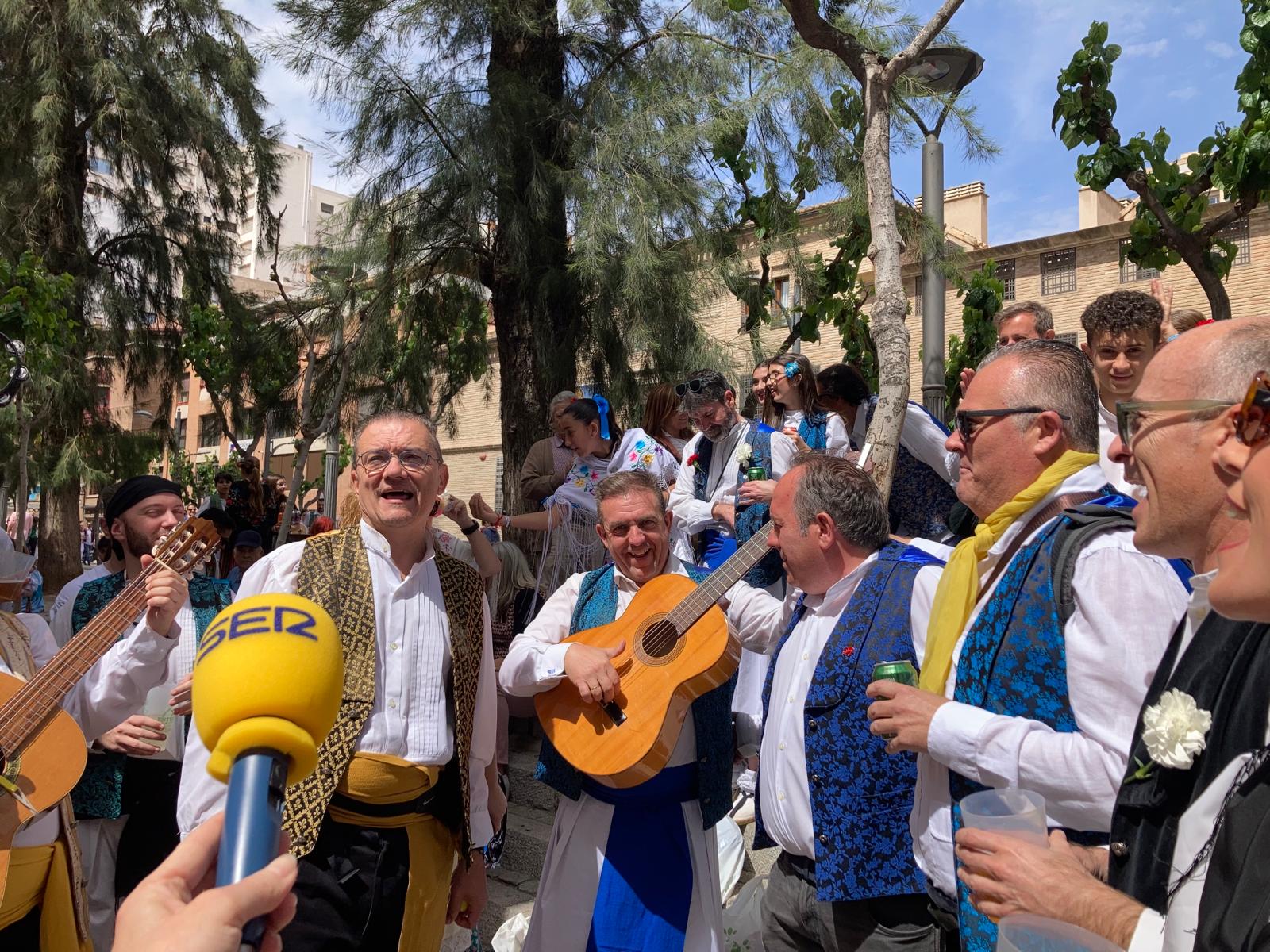 Los micrófonos de Radio Murcia han recorrido a lo largo del programa diferentes plazas y escenarios de la ciudad.