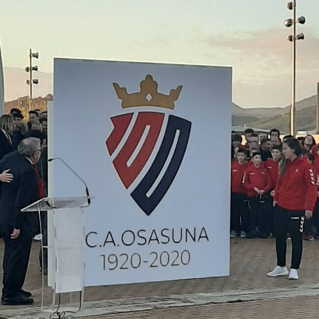 Nuevo logo de Osasuna para el centenario