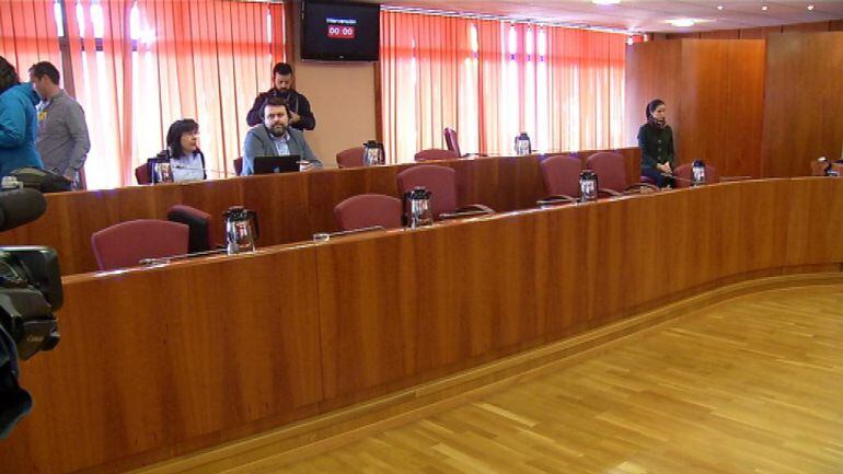 El PP abandonó el pleno tras el rechazo a su propuesta de Red Madre como Vigués Distinguido