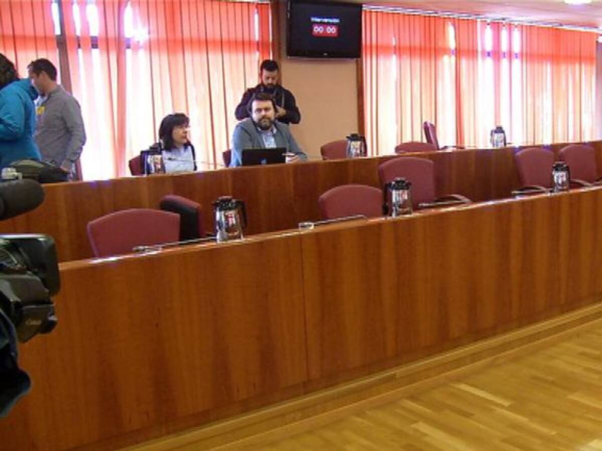 El pleno rechaza a Red Madre como Vigués Distinguido y propone a Cáritas