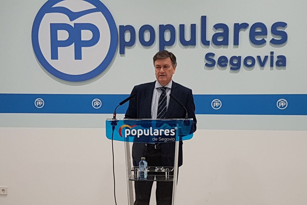 El secretario Autonómico del PPCyL, Francisco Vázquez, durante la presentación de las medidas en materia de medio rural que plantean para las elecciones autonómicas
