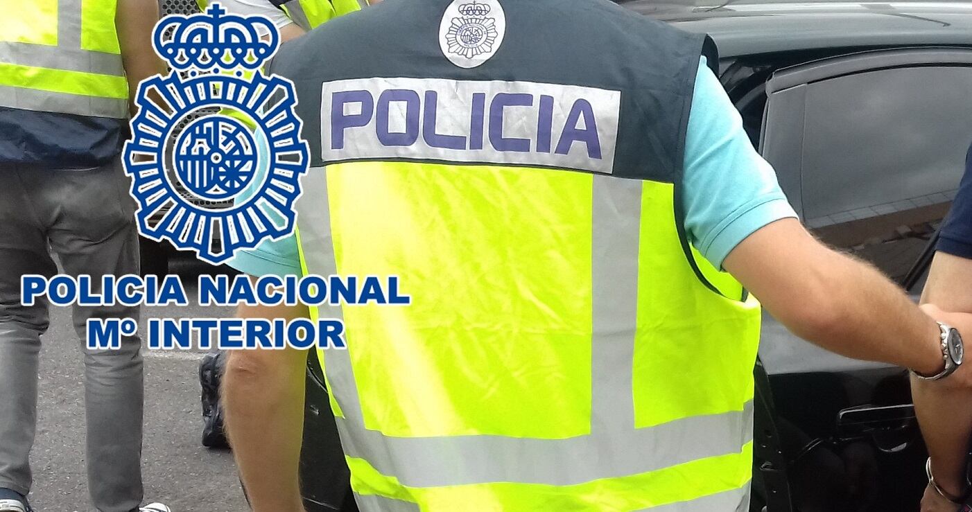 Momento de la detención de uno de los componentes del grupo que obligaba a varias mujeres a prostituirse