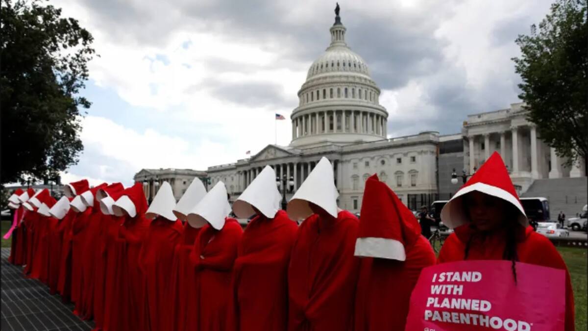 Reportaje EP33 | Metáforas para abortar, cómo las mujeres desafían la censura en EE.UU.