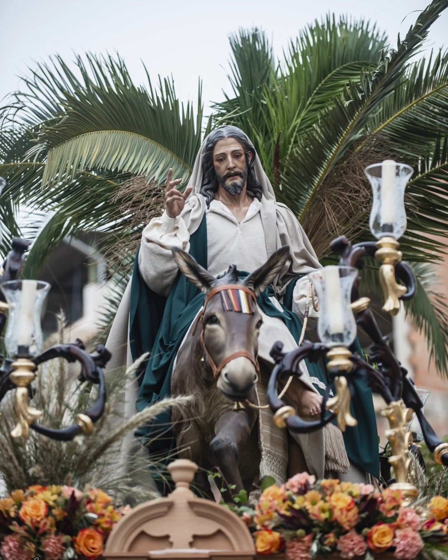 El paso de la Borriquilla en su desfile procesional el Domingo de Ramos