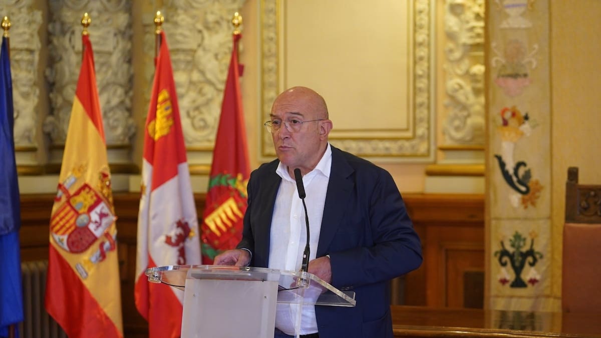 Carnero es designado por el PP como presidente de la Comisión de Transportes en el Senado