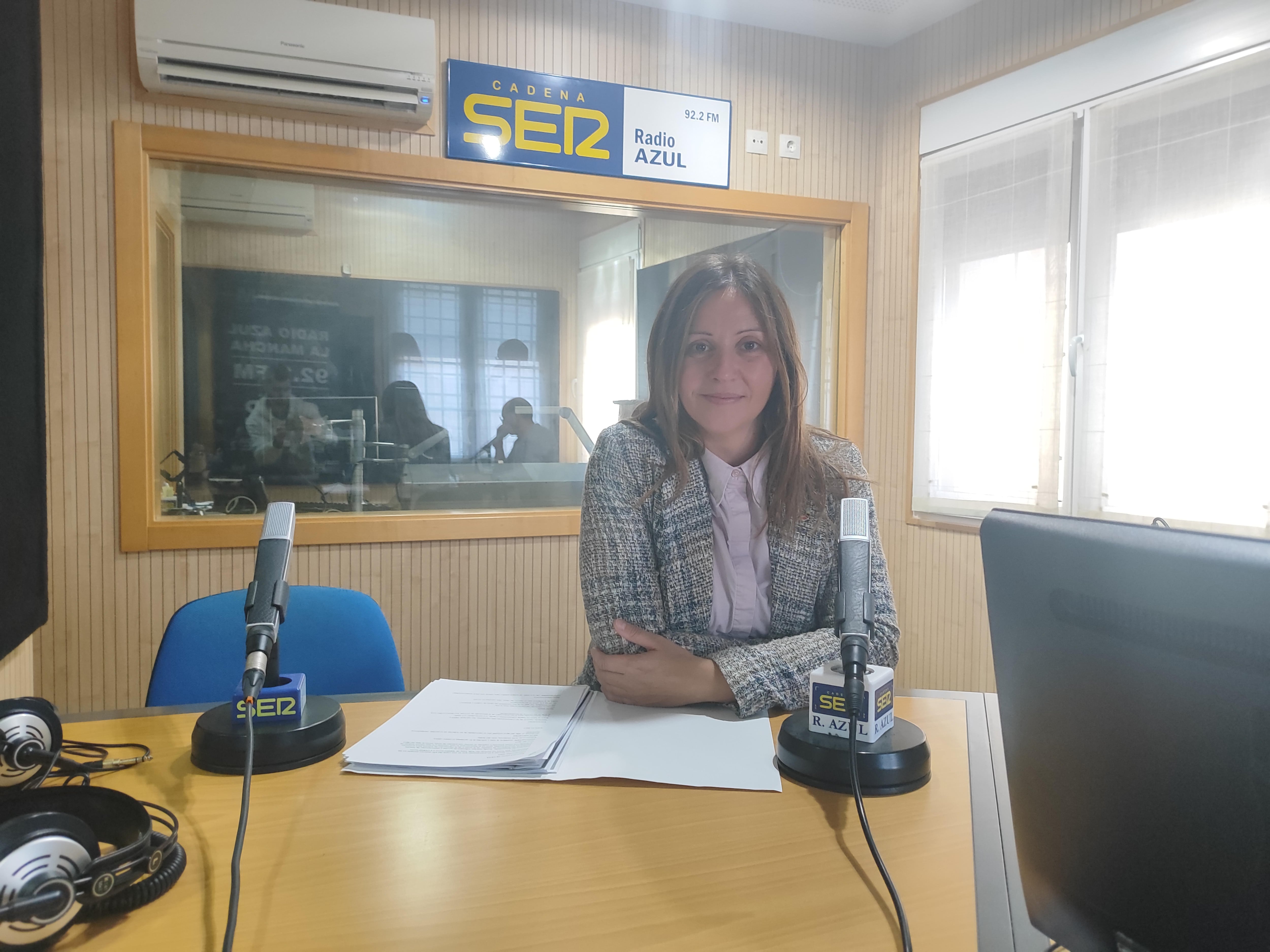 Esther Haro, concejala socialista en el Ayuntamiento de Las Pedroñeras y directora general de economía circular y agenda 2030, en una entrevista a Radio Azul