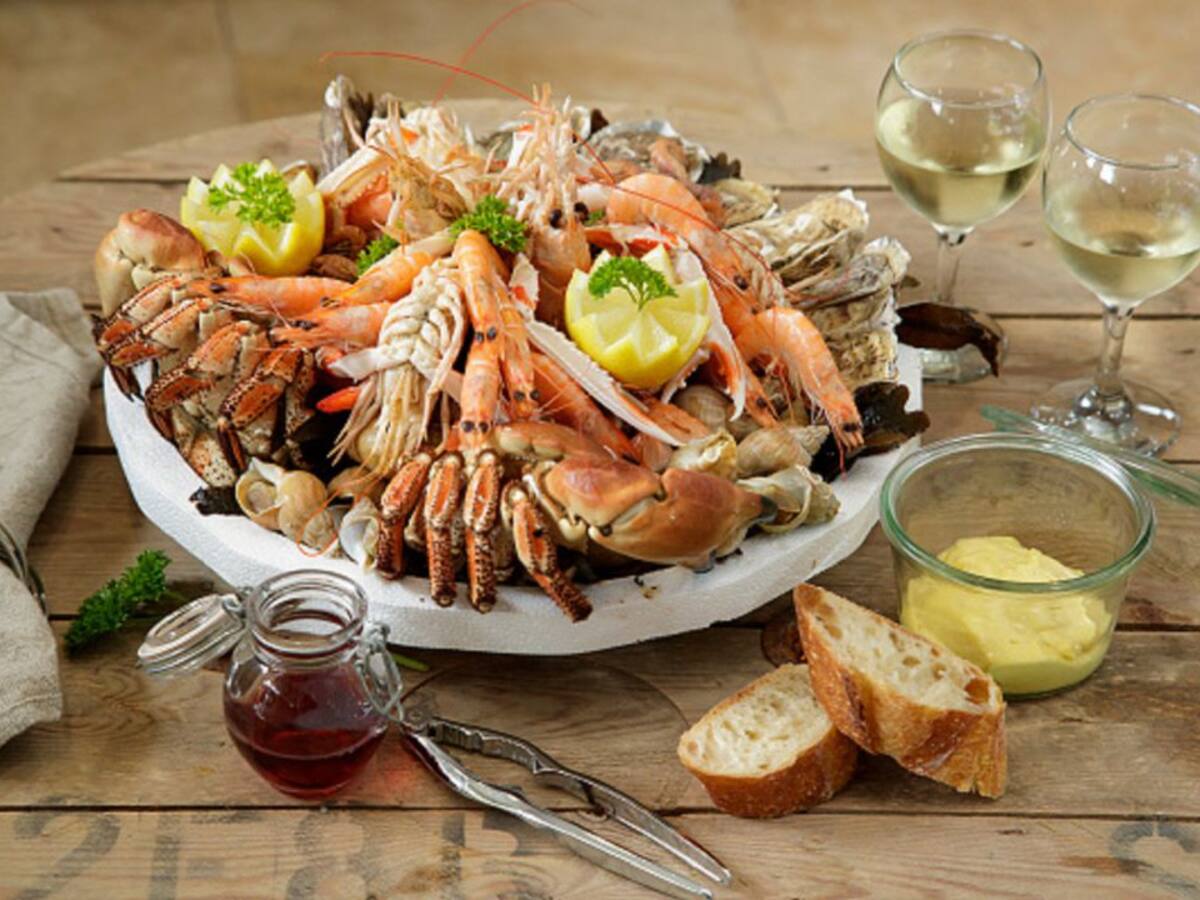 Detenido un turista en Formentera por no pagar los 400 euros que se gastó en marisco