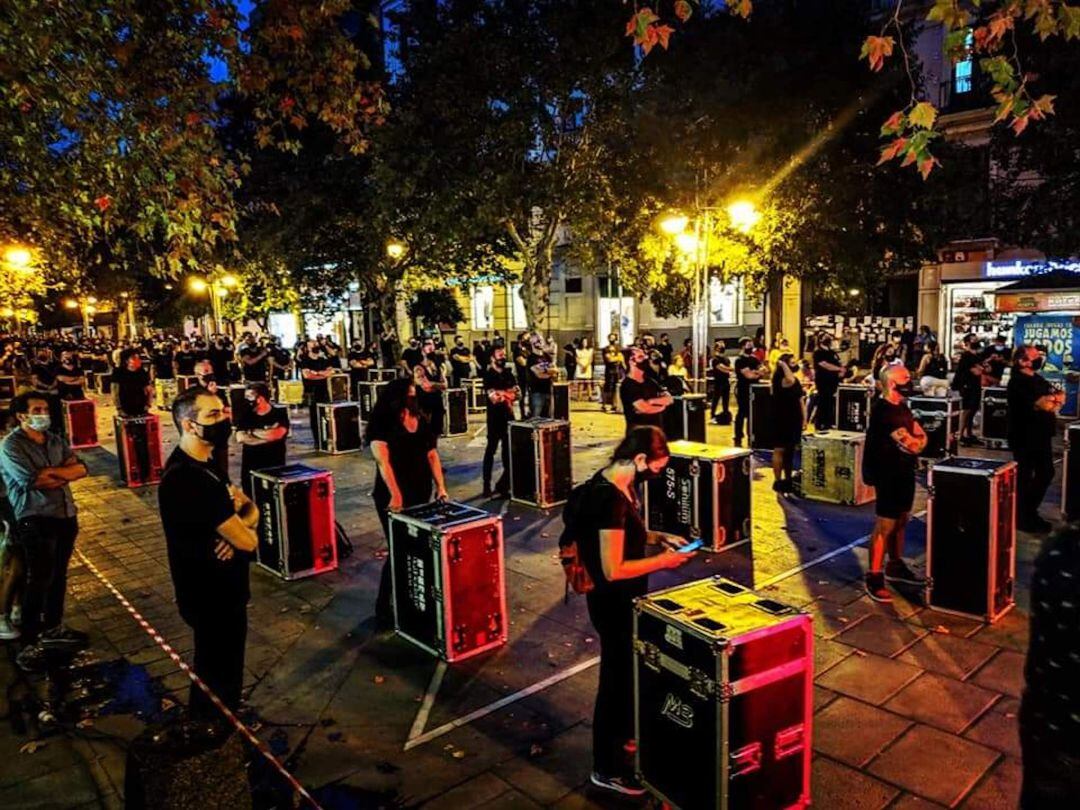 Protesta en Córdoba de la Plataforma Mute pidiendo apoyo para el sector cultural, de espectáculos y de eventos