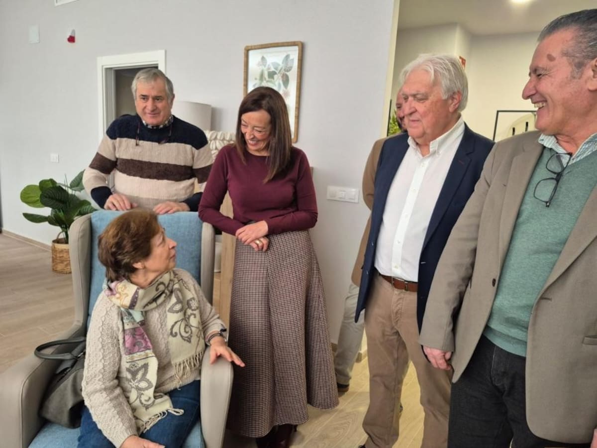 Carmen Susín visita la Casa del Mayor de Peraltilla y el Hogar de Mayores de Barbastro