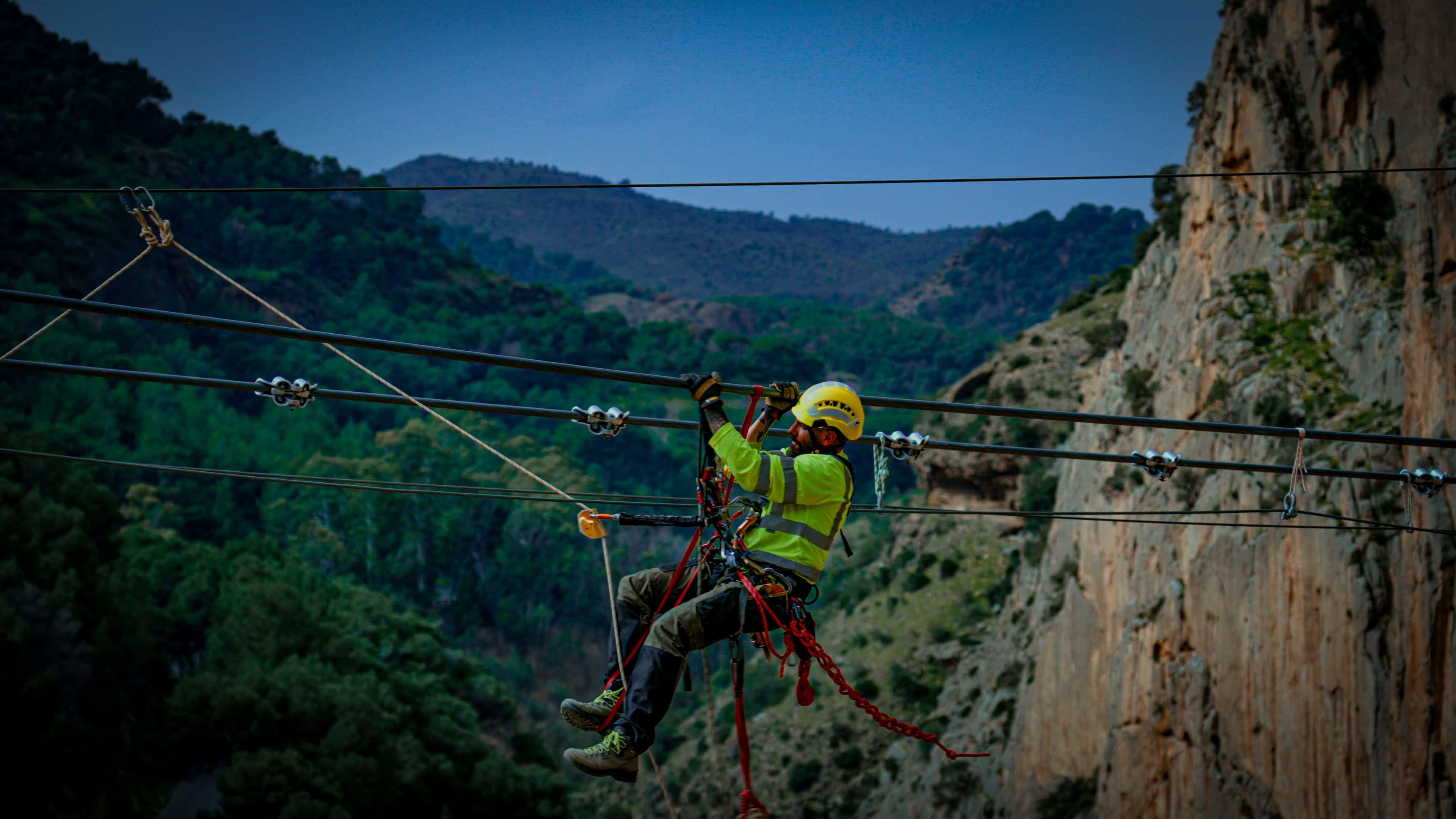 Construcción del nuevo puente sobre Caminito del Rey