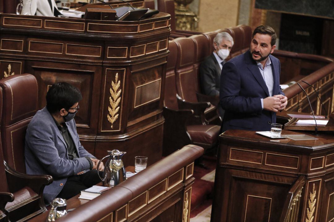 El diputado de Unidas Podemos Ismael Cortés Gómez, durante su intervención en una sesión plenaria en el Congreso.