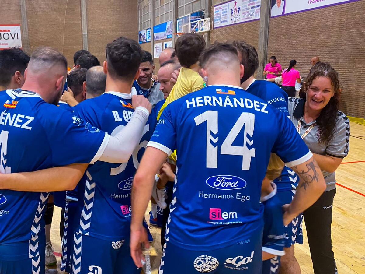 El Eón Alicante se reencuentra con la victoria en Maristas con una goleada frente a Sant Quirze