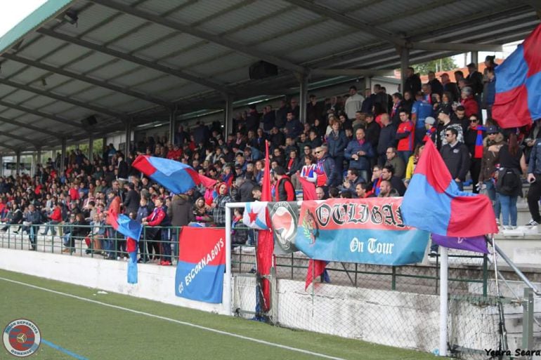 90 miuntos, le separan a la U.D. Ourense, en el campo del Atios, del título y del ascenso a la tercera división.Pese a las limitaciones de entradas del Atios a la afición ourensana, sobre 300 aficionados estarán en el campo de O Carballo, arropando a su e