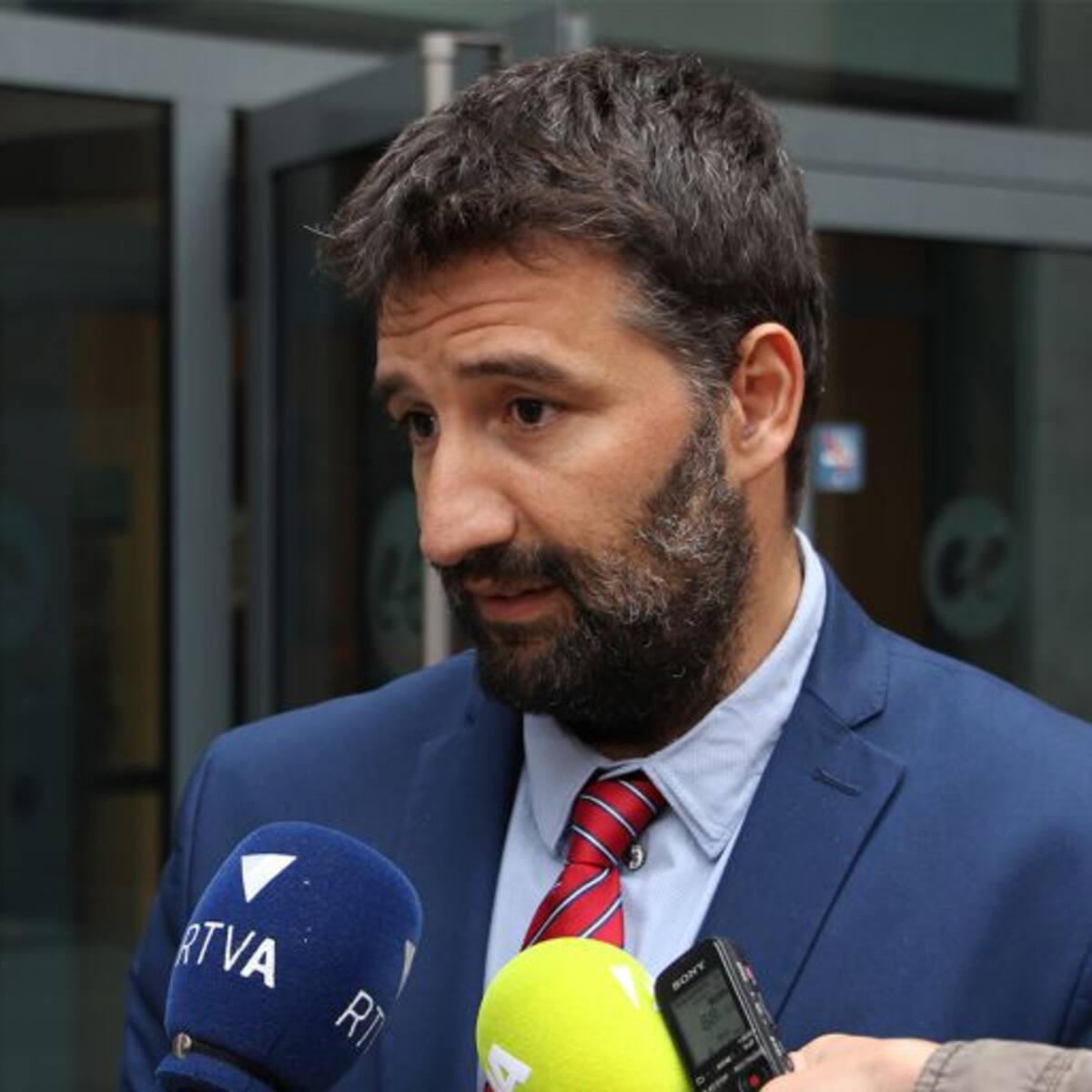 Vidal s'ofereix a lliurar el seu extracte bancari per defensar-se de l'oposició