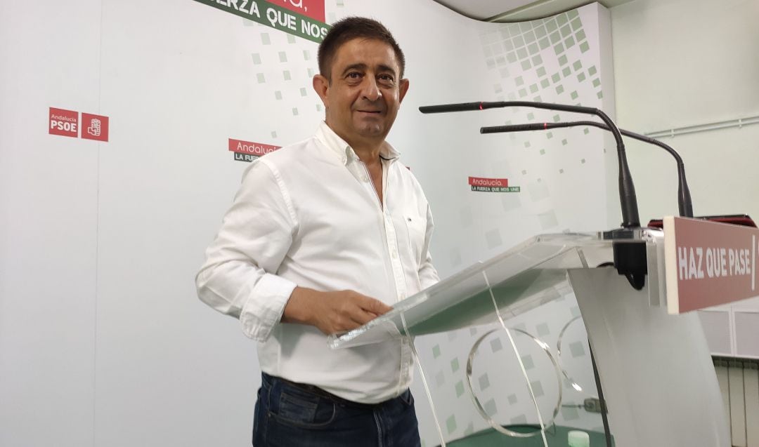 Francisco Reyes, minutos antes del inicio de la rueda de prensa.