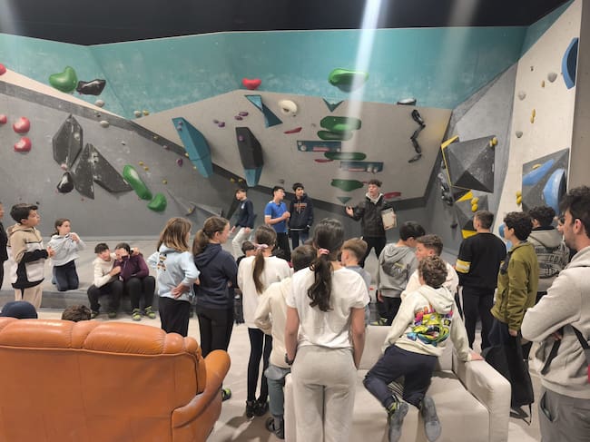 Jóvenes disfrutando de las actividades organizadas estos días de vacaciones por la Red de Ocio