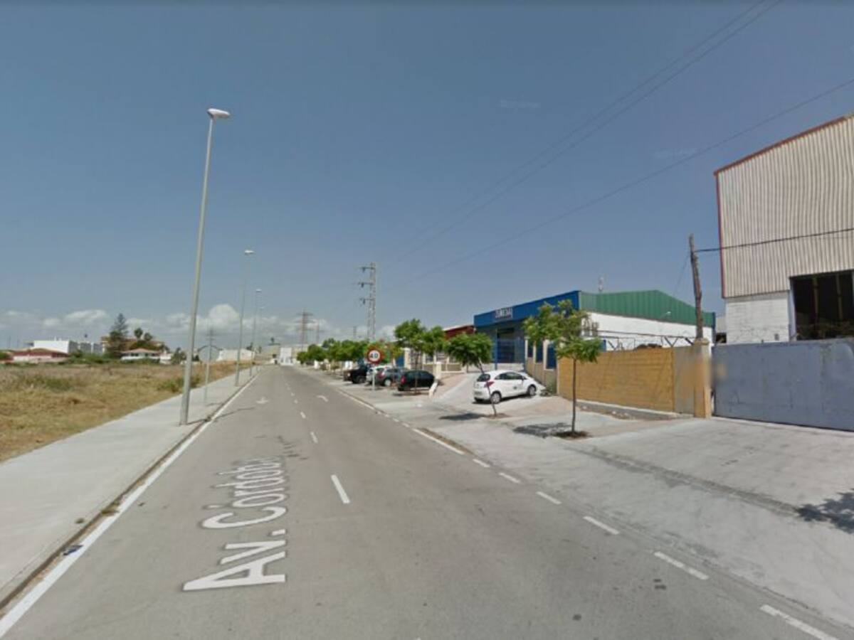 Fallece un hombre en el incendio de una nave industrial en San Roque