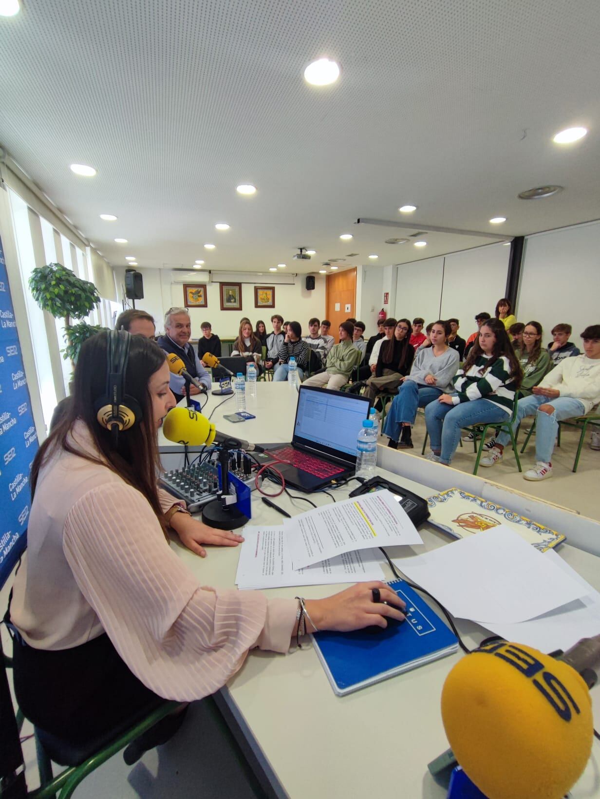 Ariadna Burgos en directo desde el IES &#039; Padre Juan de Mariana&#039;