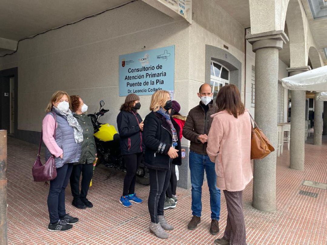 Vecinos de Tiata denuncian que el consultorio Puente Pia de Lorca lleva semanas cerrado