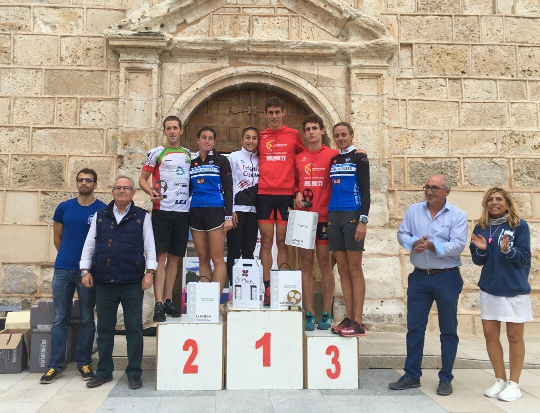 El podio de Valbuena de Duero, con los hermanos Izquierdo entre los mejores.