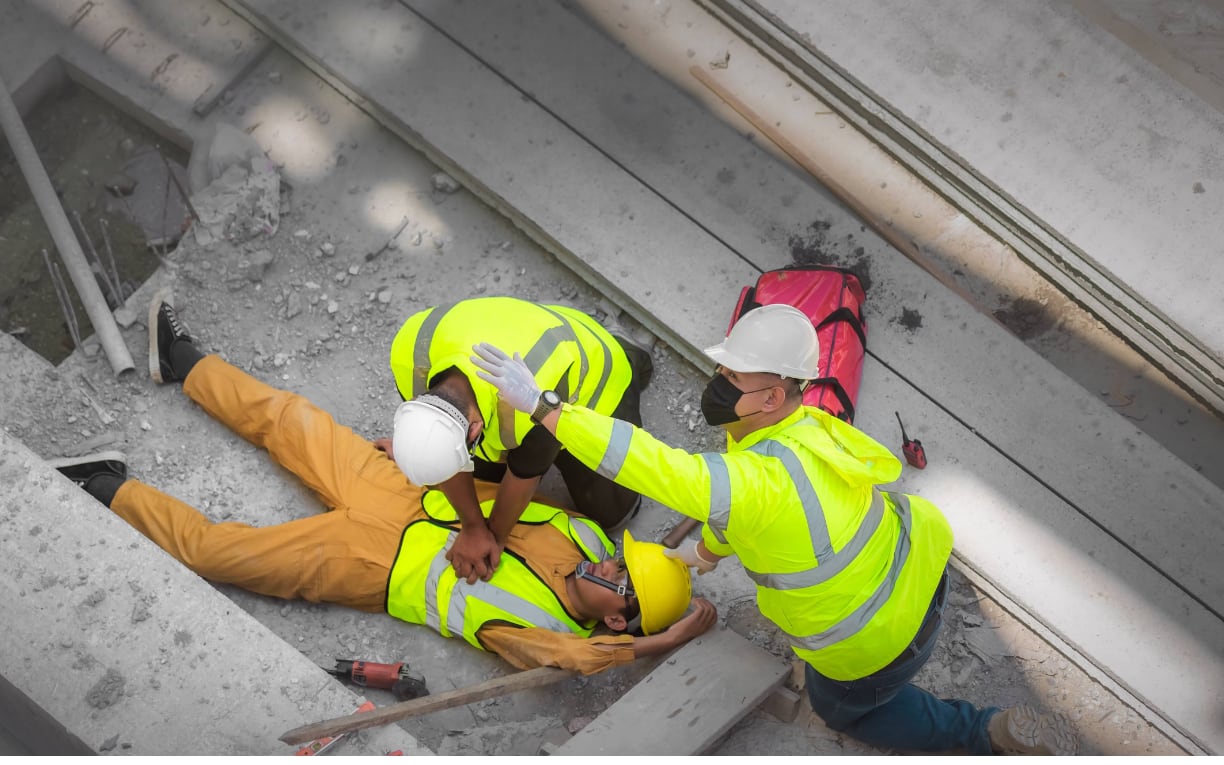 Imagen de archivo de un simulacro de accidente laboral en el sector de la construcción