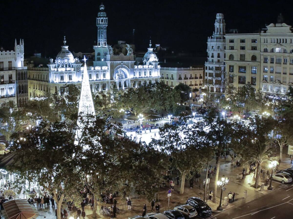 La plaza del Ayuntamiento de Valencia será peatonal en Navidad