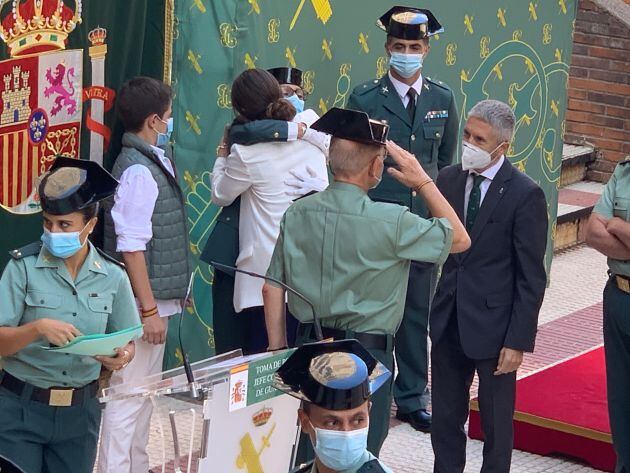 Cristina Moreno recibe la felicitación de sus hijos