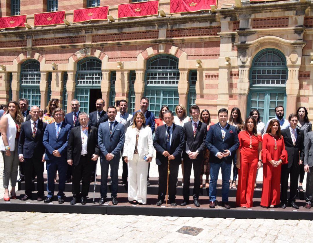 Foto familia de la Corporación Municipal Linarense del mandato 2019-2023.