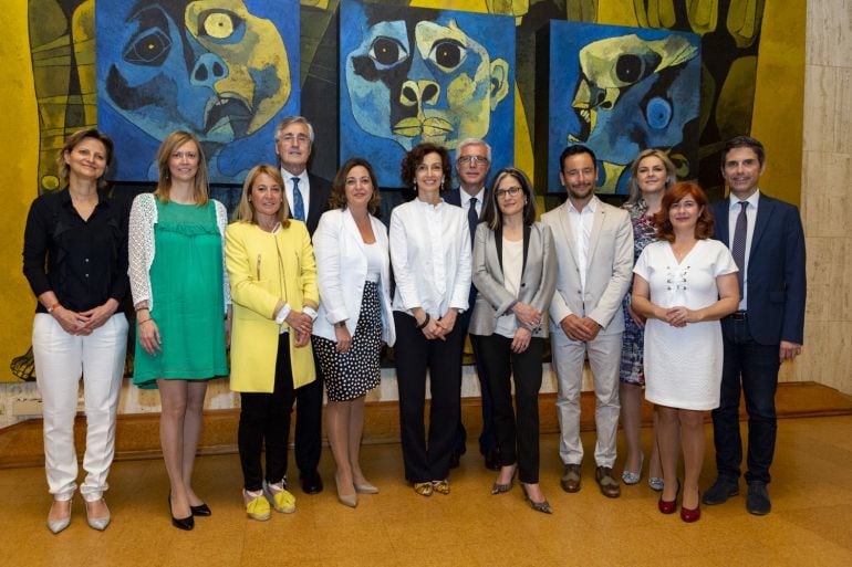 La directora general de la UNESCO posa con los alcaldes del GCPHE