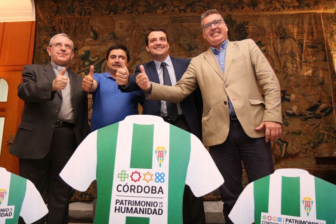 Manuel Pérez Moya, Jose García Román, Jose María Bellido y Manuel Torrejimeno; en el acto de presentación del patrocinio