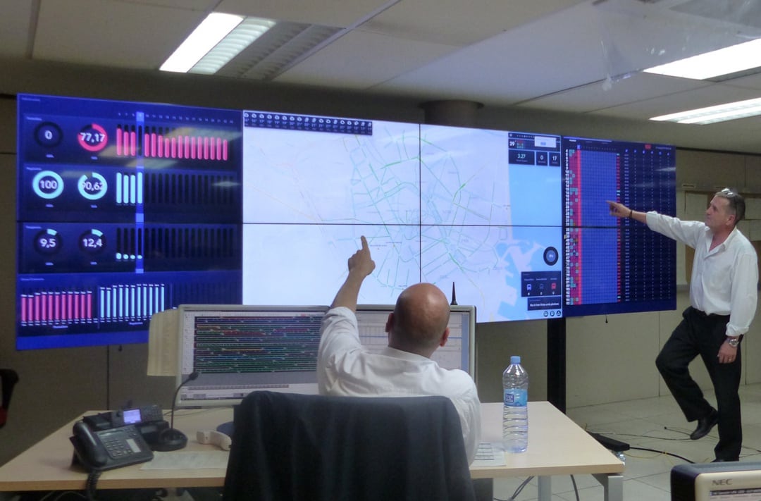 Videowall en la sala de operaciones de la EMT