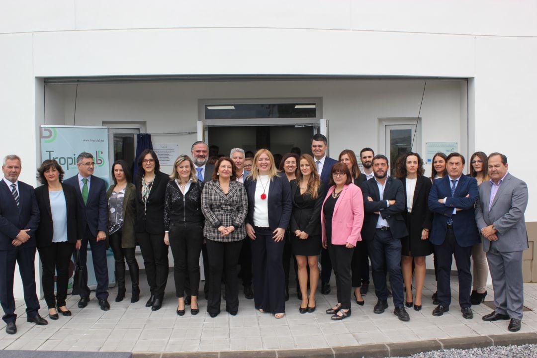 La Consejera de Agricultura, Carmen Crespo, inaugura junto al sector agrícola de la costa el nuevo laboratorio de analítica agroalimentaria de Motril