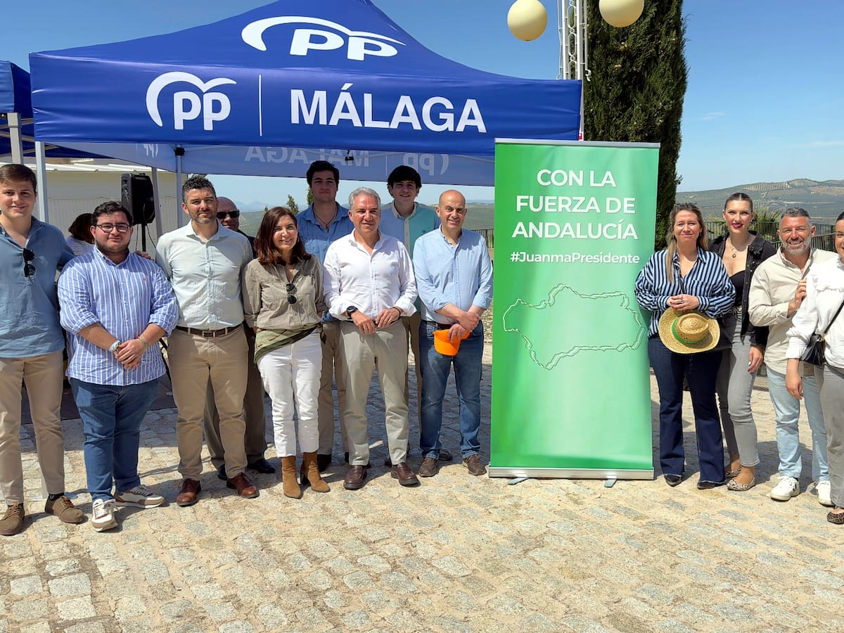 Bendodo denuncia desde Archidona la "dejadez" del Gobierno con Málaga por la falta de trenes