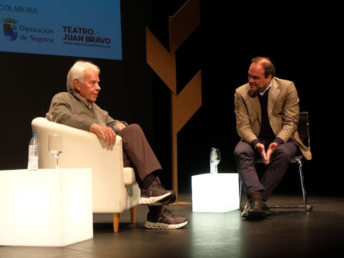 El expresidente del Gobierno, Felipe González, anima en Segovia a reaccionar ante “un loco y necio absoluto como Trump”