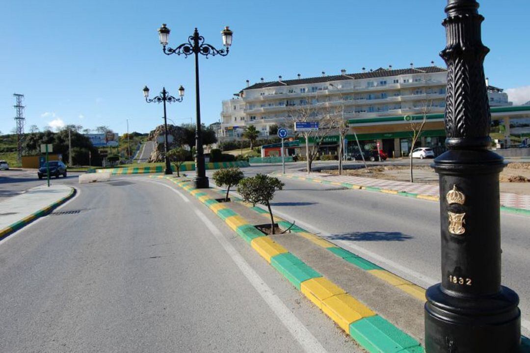 Acceso a Los Barrios.