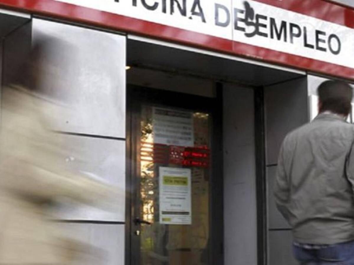 El desempleo sube en Alicante y baja en la Comunitat