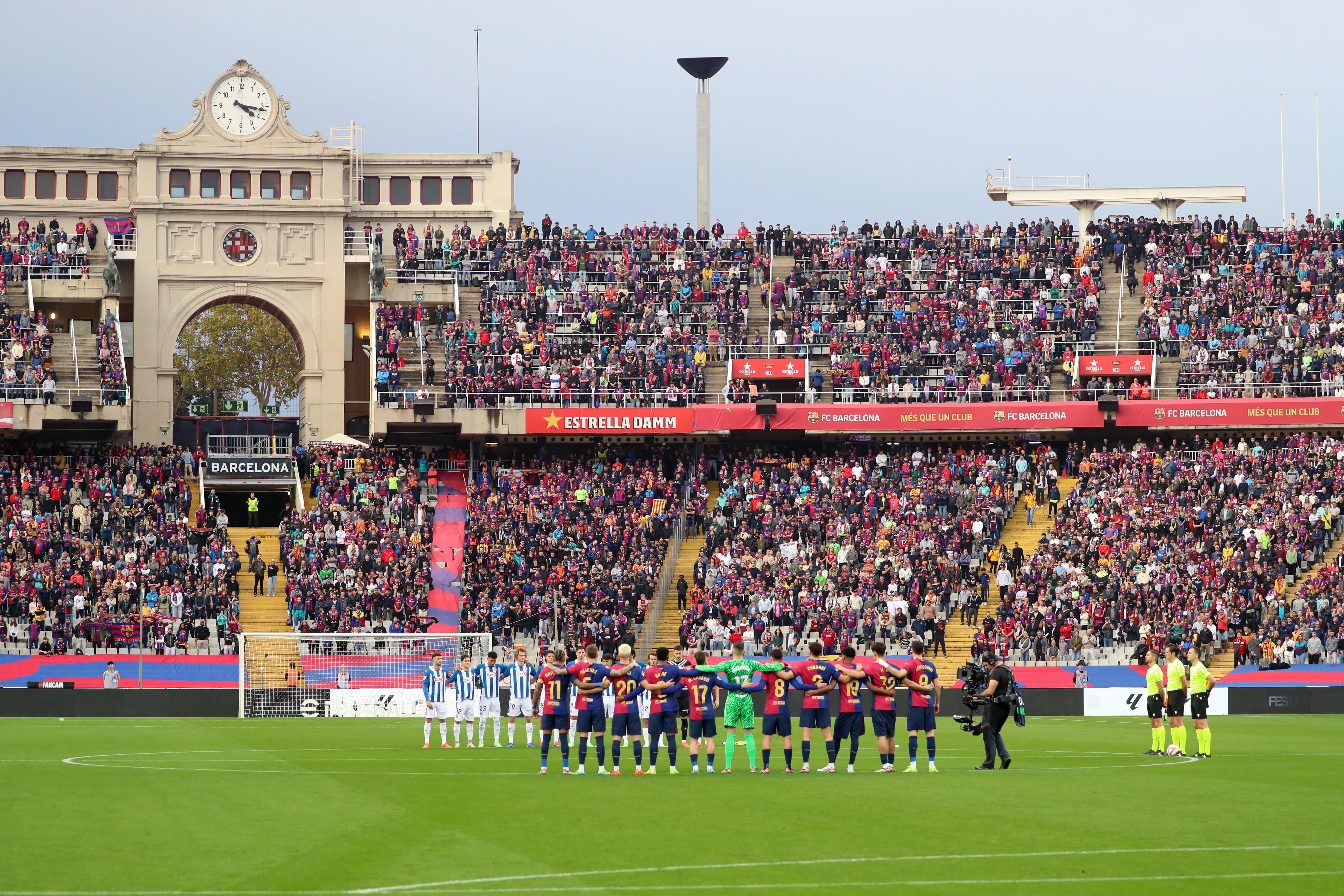 El Estadio de Montjuic, en la previa del partido de Liga entre FC Barcelona y RCD Espanyol