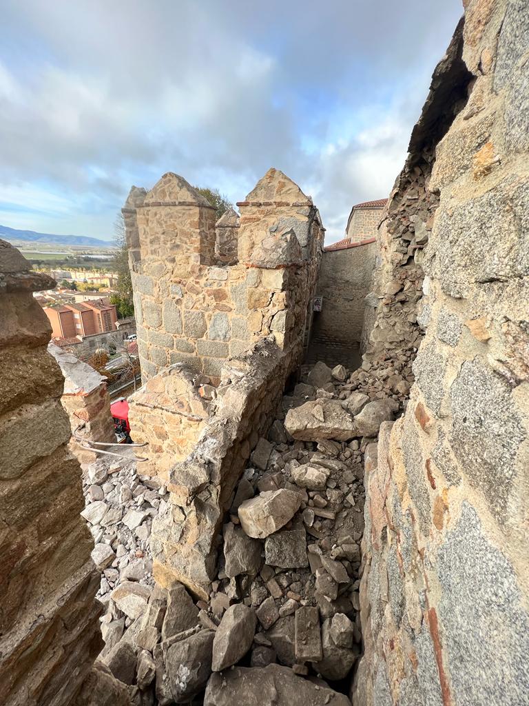 Estado del almenado de la muralla donde se ha producido el derrumbe