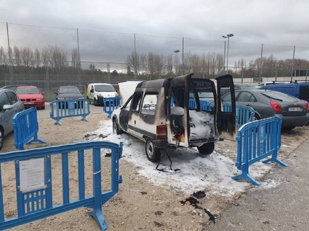 Amenaza con un martillo y roba la recaudación de una gasolinera en Pamplona