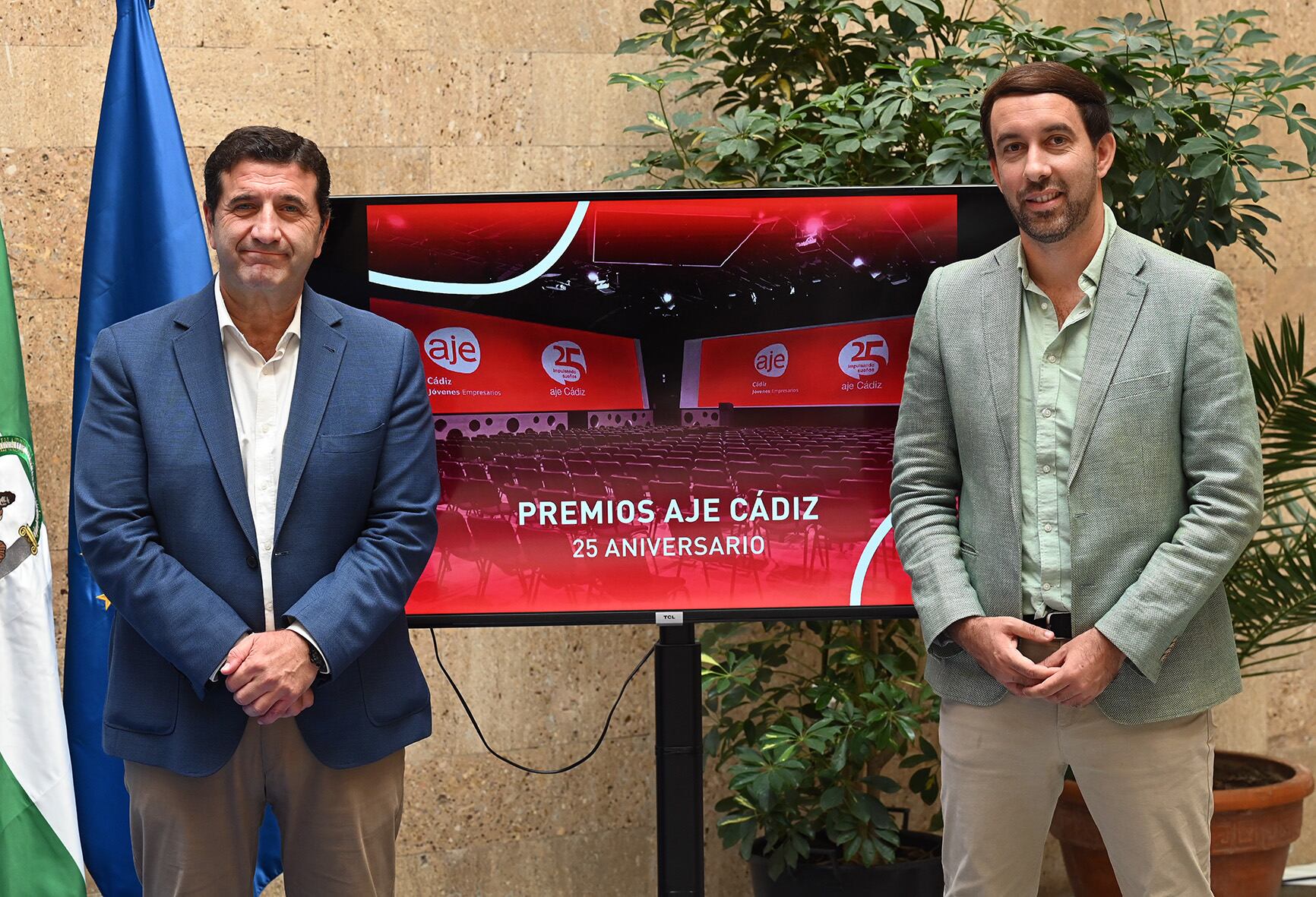 José Ignacio Martínez y Juan Antonio Parra, en la presentación de los Premios AJE Cádiz 2025.