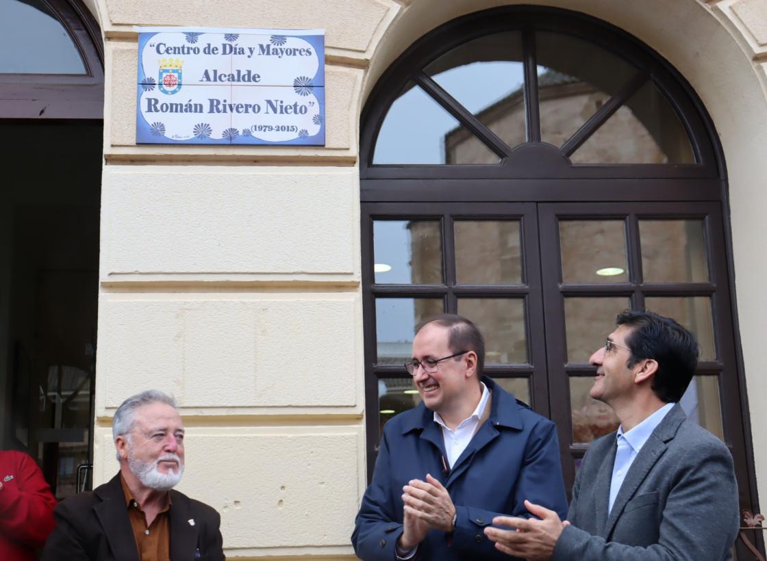 Román Rivero, histórico alcalde de Miguelturra durante el descubrimiento de la placa en el centro de mayores, que lleva su nombre