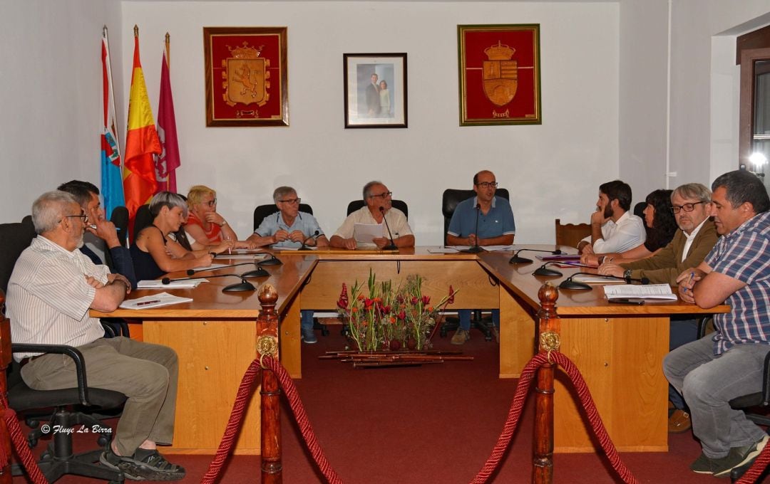 Pleno en el ayuntamiento de Toreno