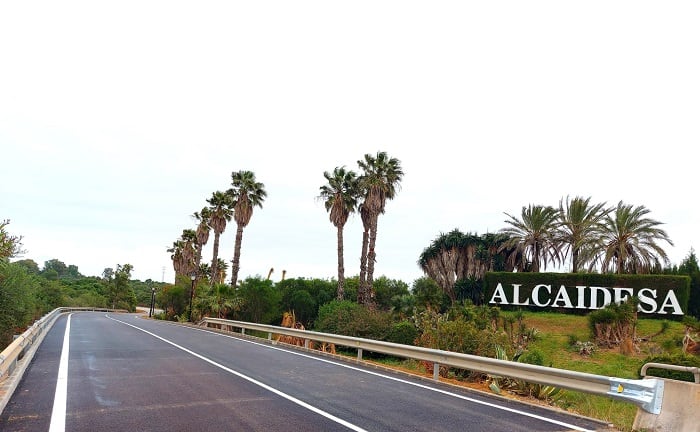 Vial de acceso a La Alcaidesa