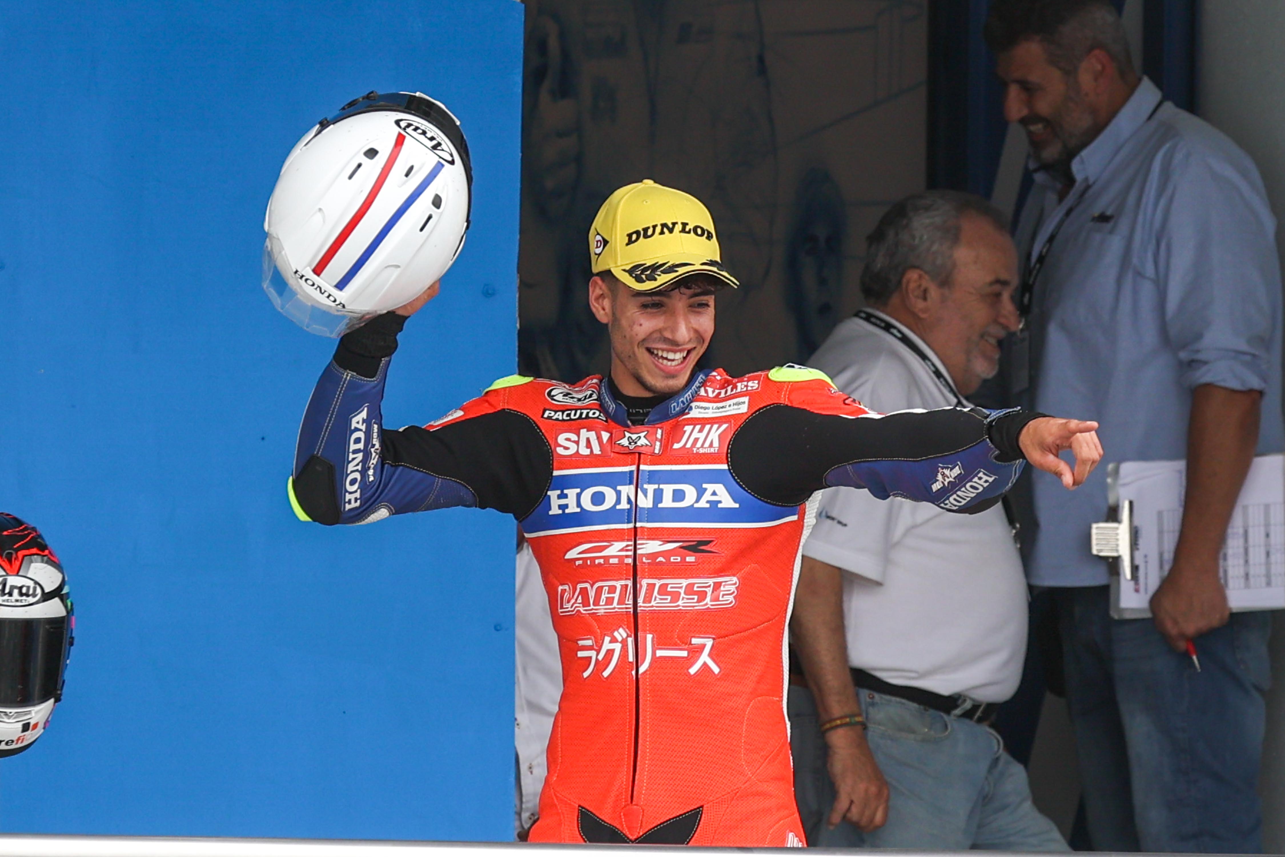 Borja Gómez ganador de la carerra de Superbike