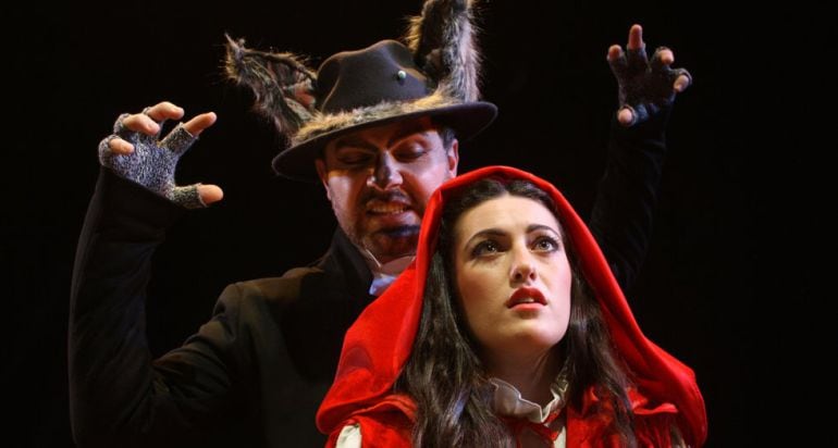Imatge del musical "Caperucita i el Lobo" de la Compañía La Bicicleta