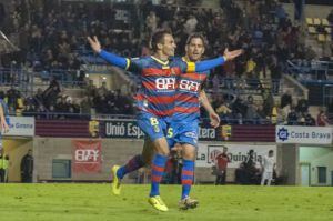 Pitu, celebrant un dels dos gols d&#039;ahir. Foto: UE Llagostera