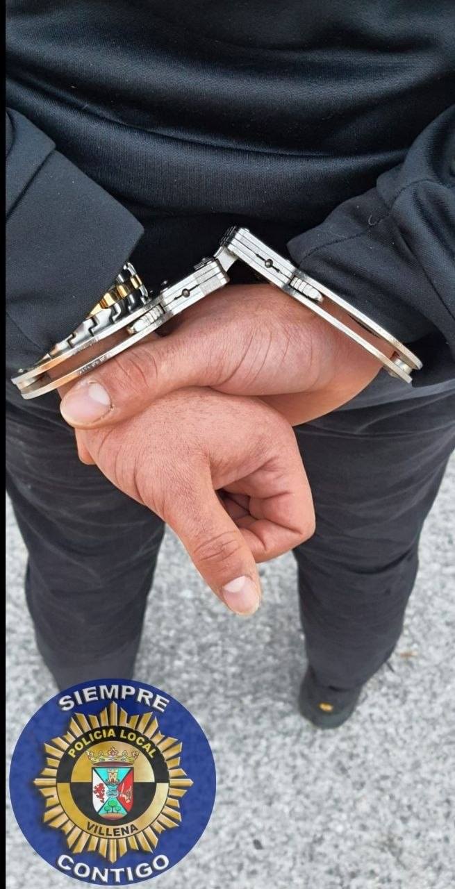 Detención por la policía local de Villena