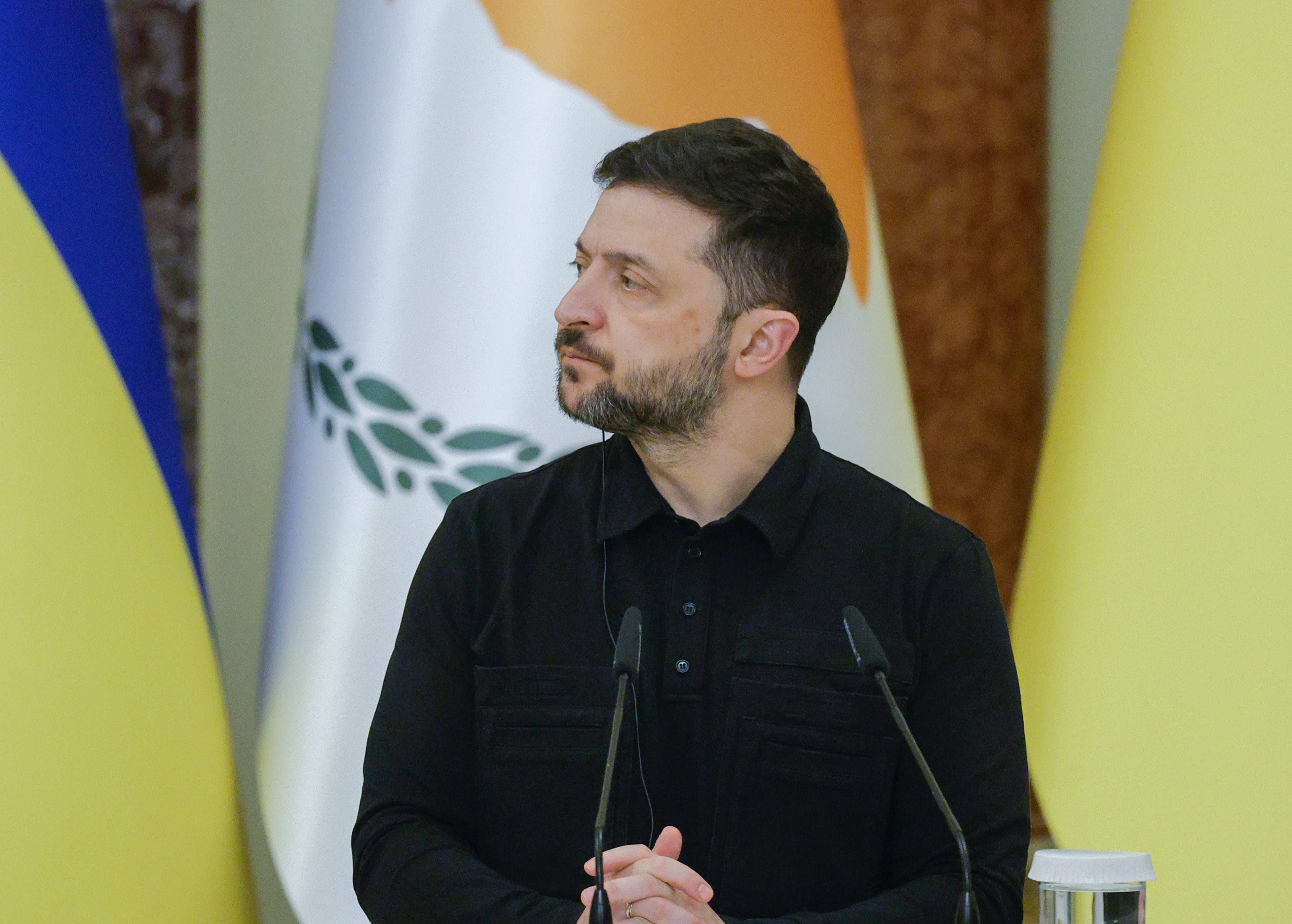 Zelenski asegura que ha mantenido una conversación "constructiva" con asesores de Trump sobre el plan de paz para Ucrania