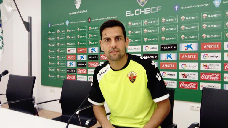 Albert Dorca en la Sala de Prensa del estadio Martínez Valero